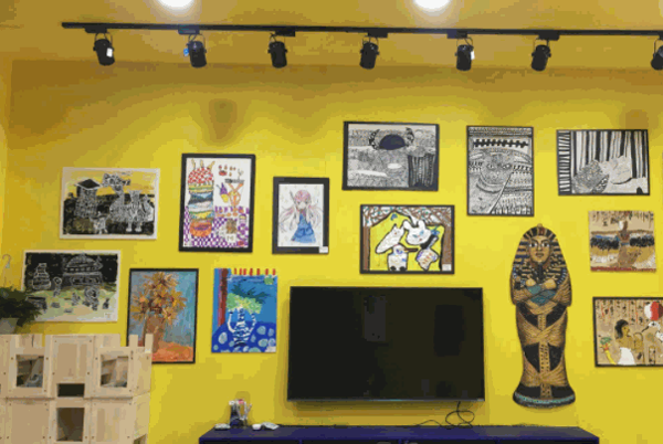 草莓田少儿美术